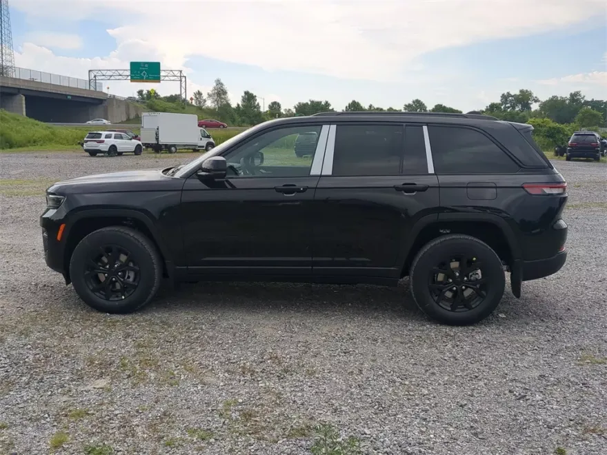 2025 Jeep Grand Cherokee Altitude X photo 1