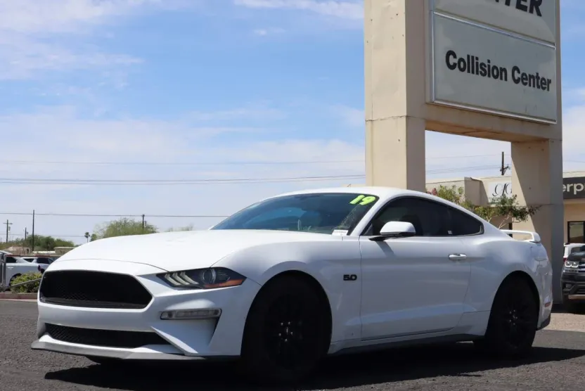 2019 Ford Mustang GT Premium photo 1