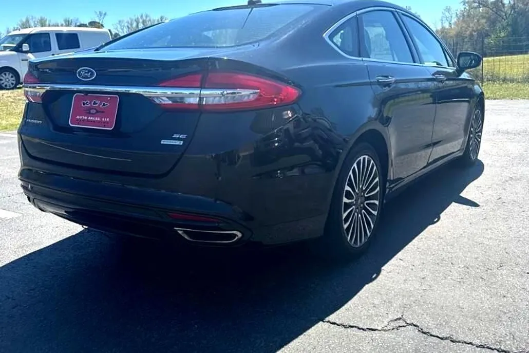 2017 Ford Fusion SE photo 1