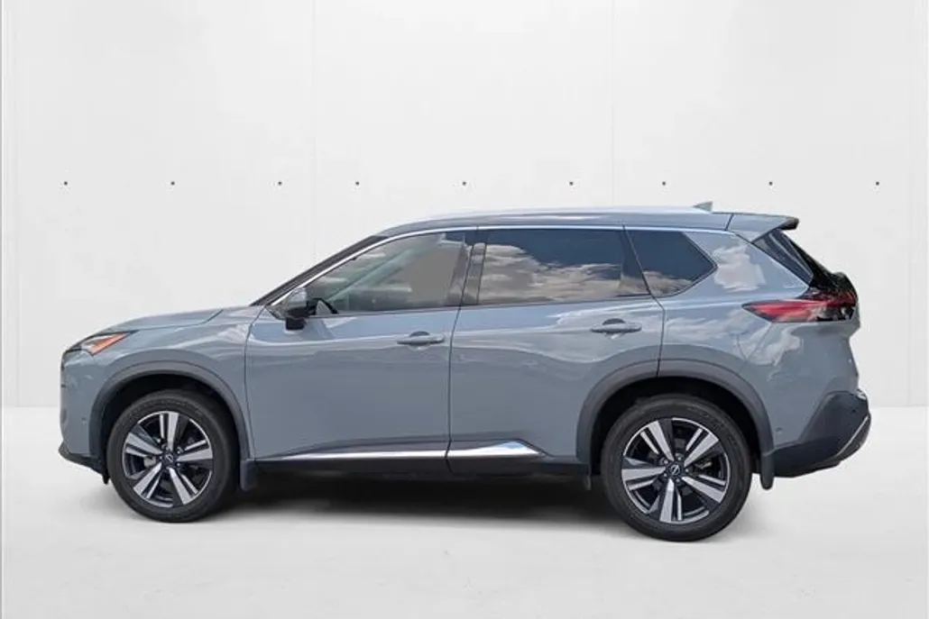 2023 Nissan Rogue SL photo 1