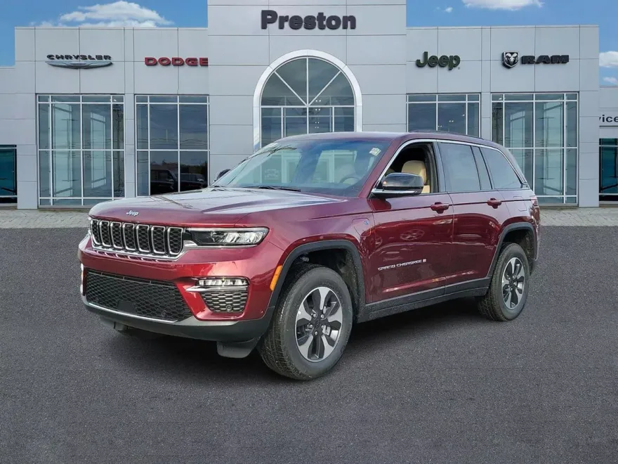 2024 Jeep Cherokee 4xe photo 1