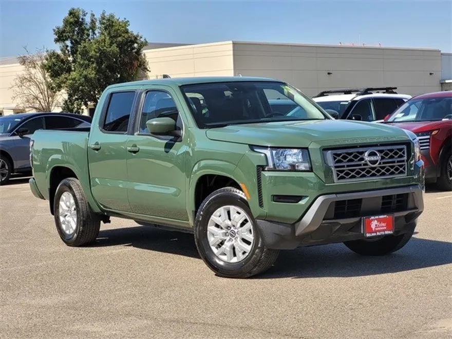 2022 Nissan Frontier SV photo 1