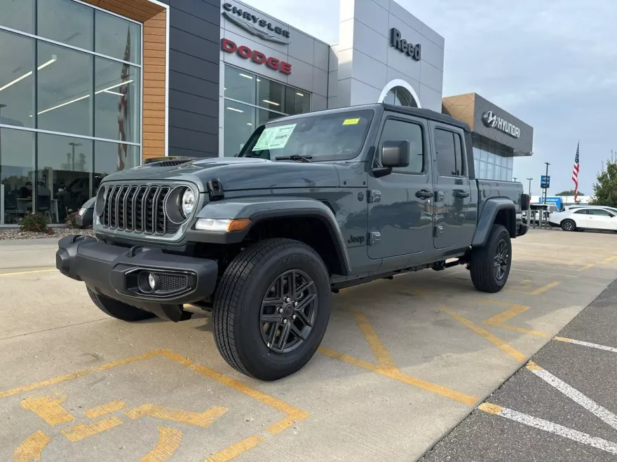 2025 Jeep Gladiator Sport S photo 1