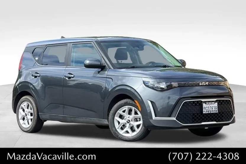 2023 Kia Soul LX photo 1