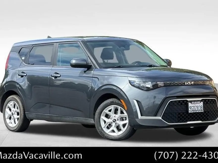 2023 Kia Soul LX photo 1