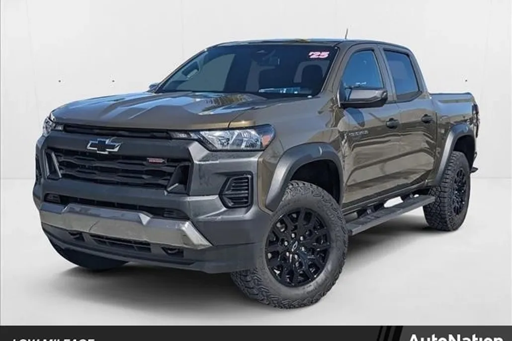 2025 Chevrolet Colorado Trail Boss photo 1