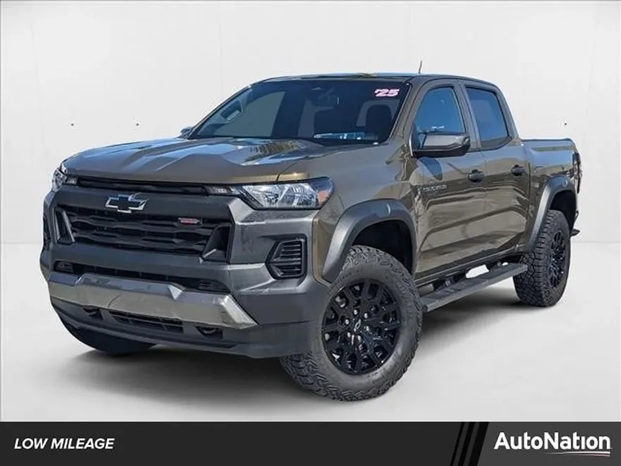 2025 Chevrolet Colorado Trail Boss photo 1