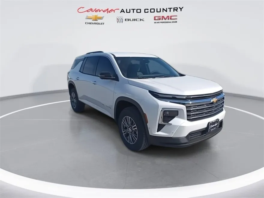 2025 Chevrolet Traverse photo 2