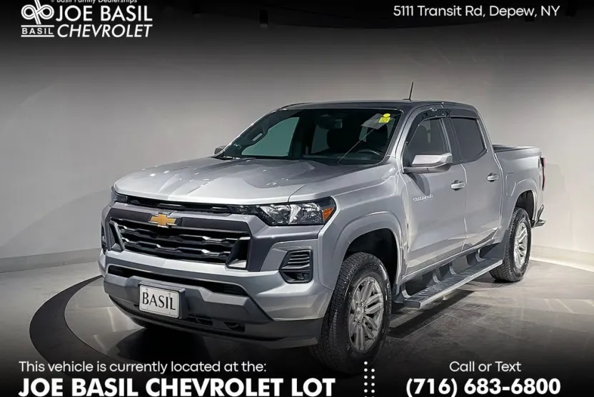 2024 Chevrolet Colorado LT photo 1