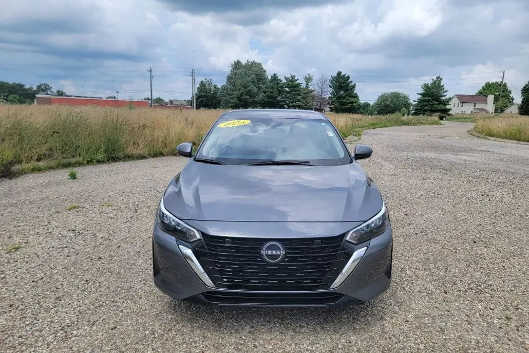 2025 Nissan Sentra SV photo 1