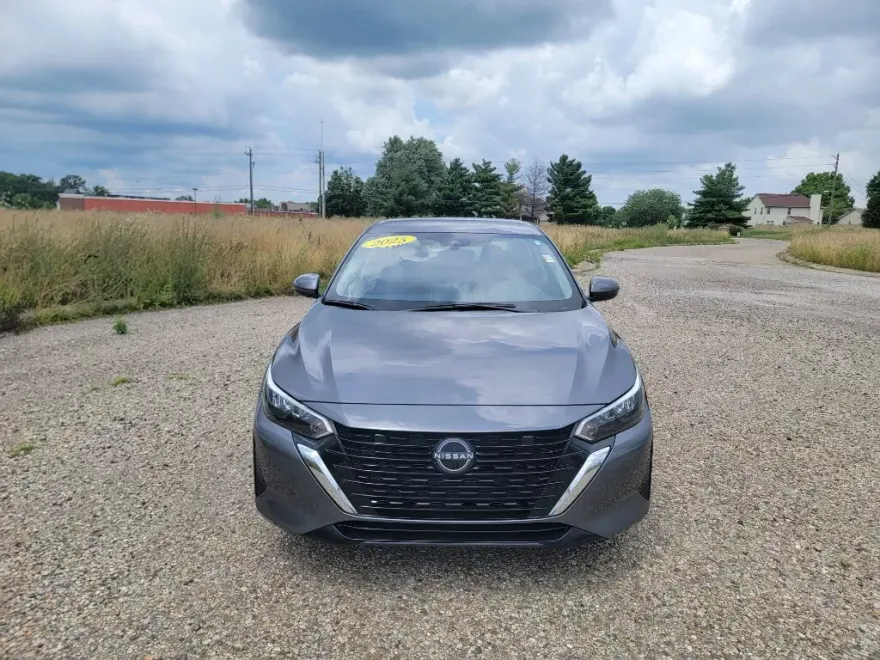 2025 Nissan Sentra SV photo 1