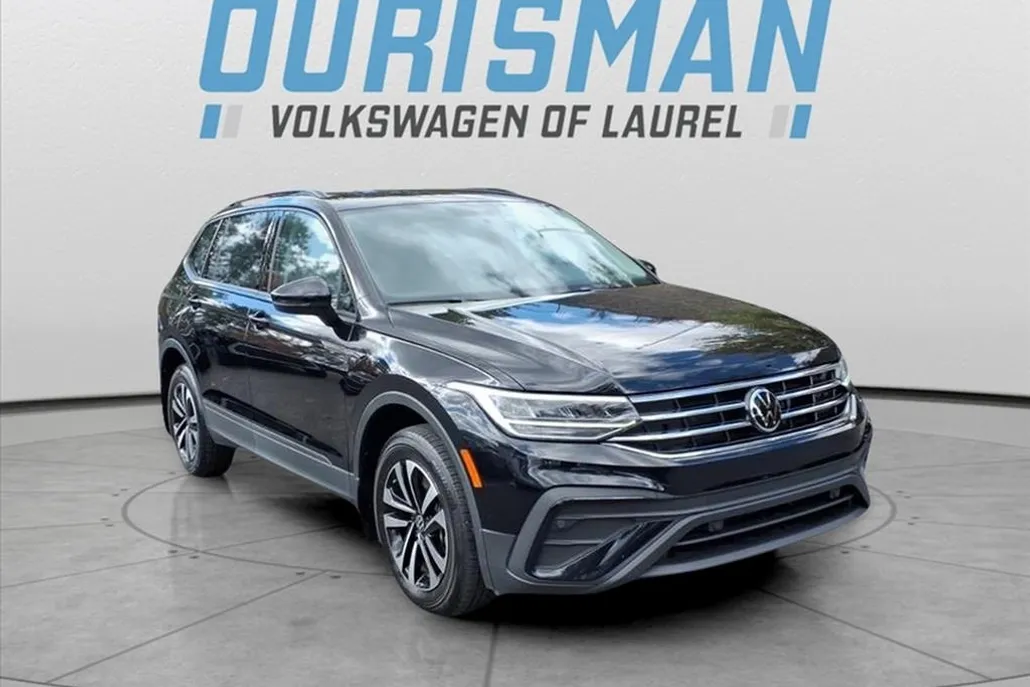 2022 Volkswagen Tiguan S photo 1