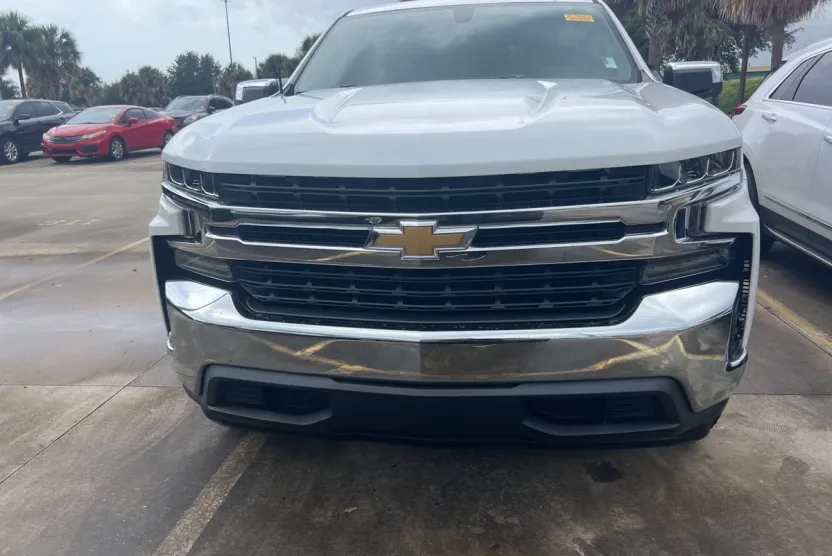 2019 Chevrolet Silverado 1500 LT photo 1