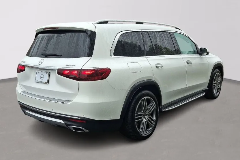 2026 Mercedes Benz GLS 450 4MATIC photo 1