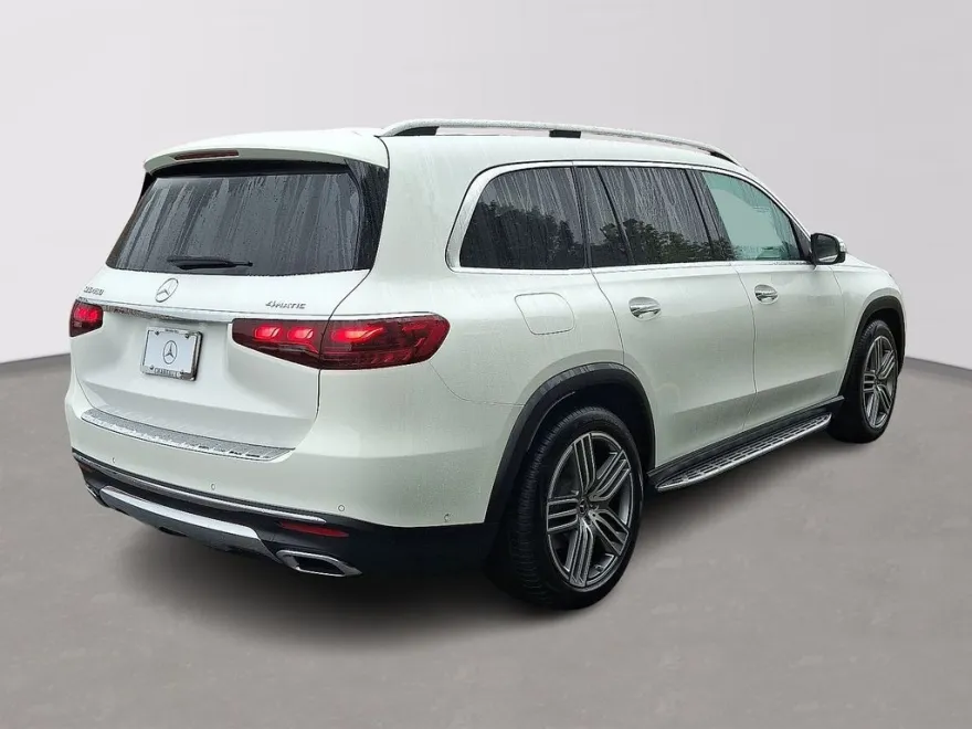 2026 Mercedes Benz GLS 450 4MATIC photo 1
