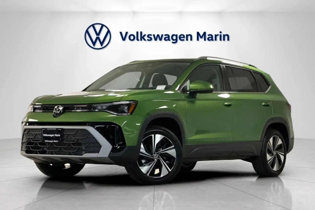 2025 Volkswagen Taos SE photo 1