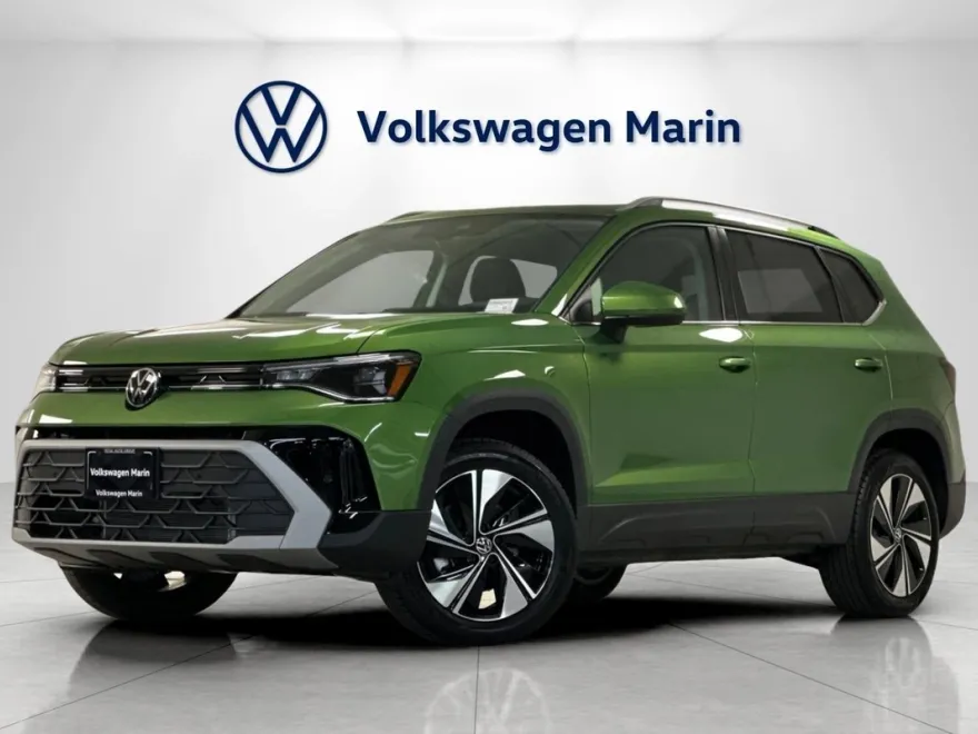 2025 Volkswagen Taos SE photo 1
