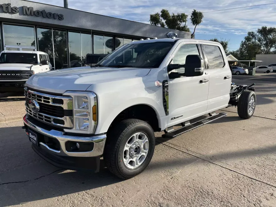 2026 Ford F-350 XLT photo 1