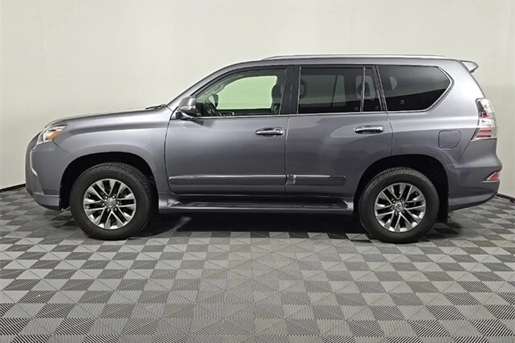 2017 Lexus GX 460 Luxury photo 1