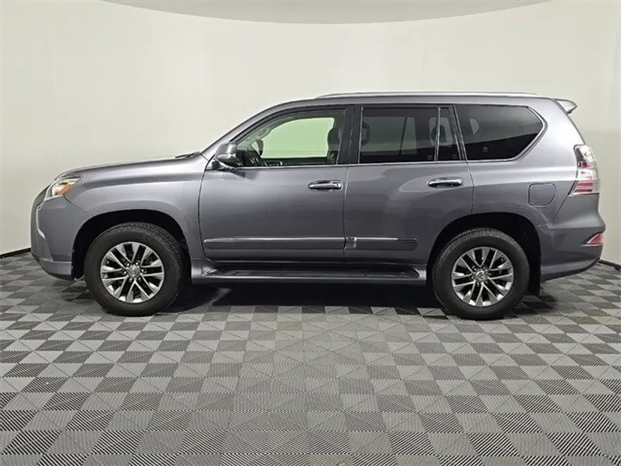 2017 Lexus GX 460 Luxury photo 1