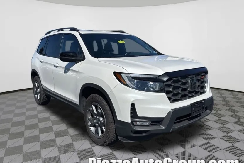 2025 Honda Passport TrailSport photo 1