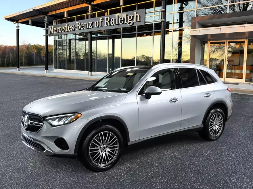 2026 Mercedes Benz GLC 300 photo 1