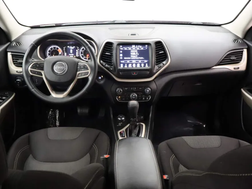 2017 Jeep Cherokee Latitude photo 1