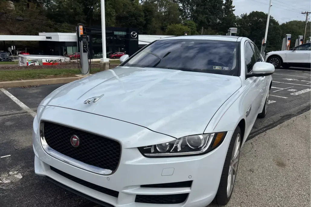 2018 Jaguar XE photo 1