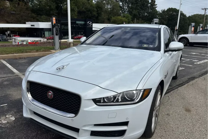 2018 Jaguar XE photo 1
