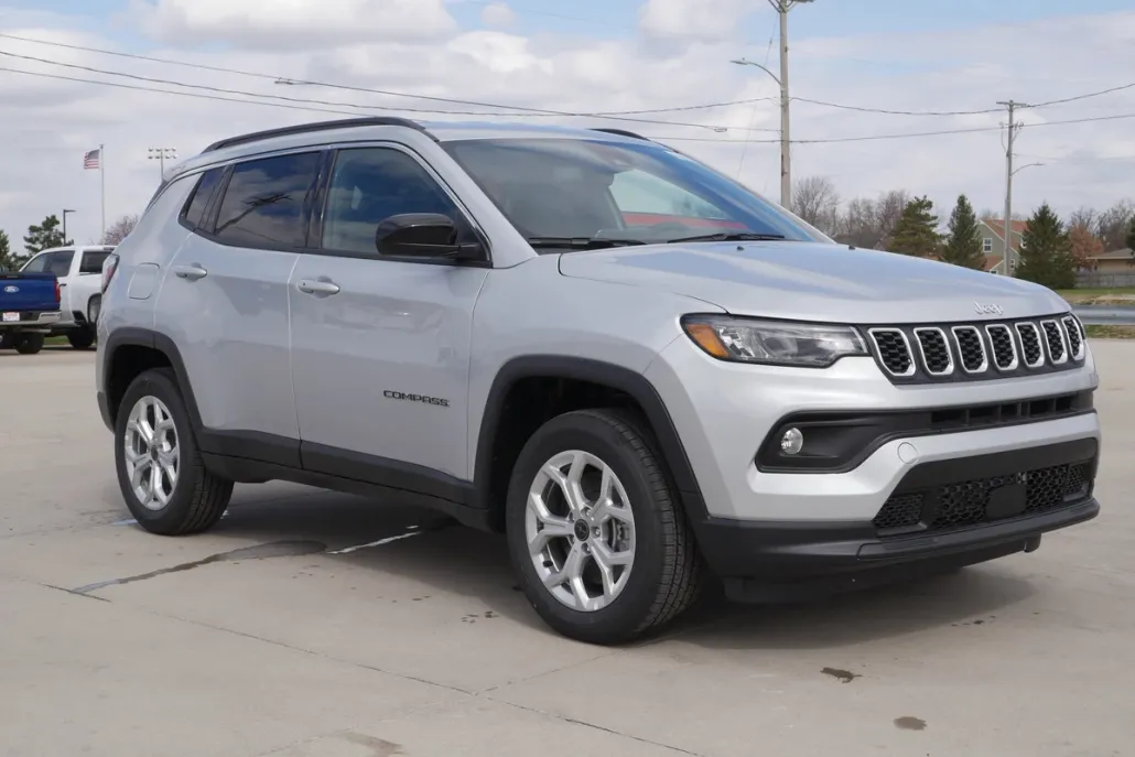 2025 Jeep Compass Latitude photo 1
