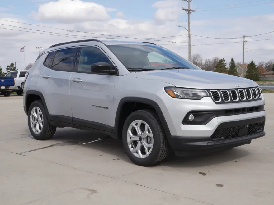 2025 Jeep Compass Latitude photo 1