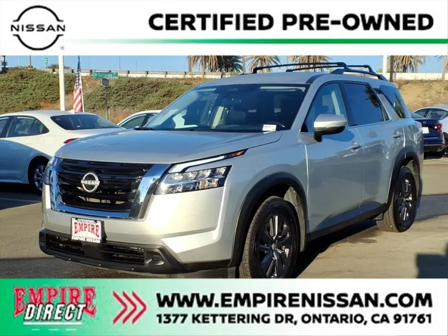 2022 Nissan Pathfinder SV photo 1