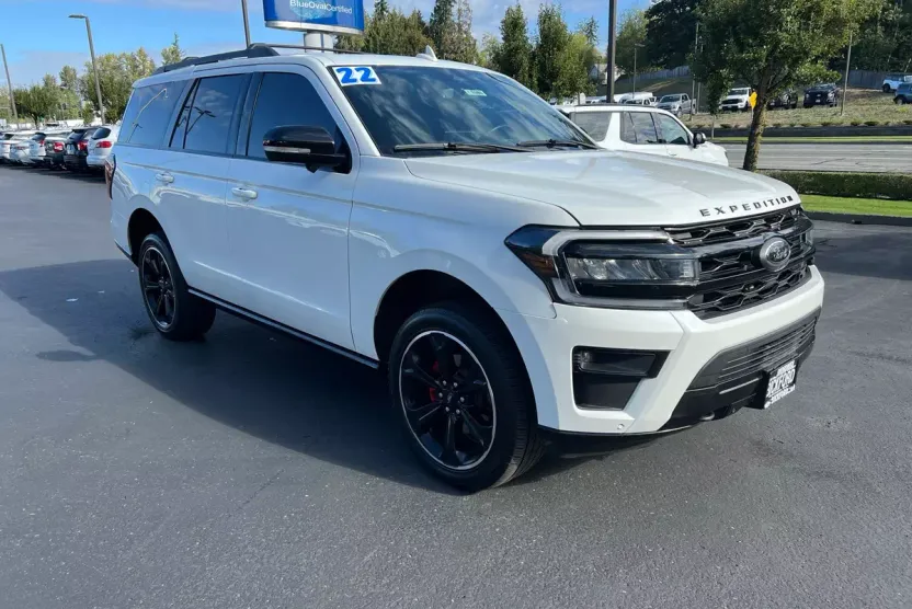 2022 Ford Expedition Limited photo 1