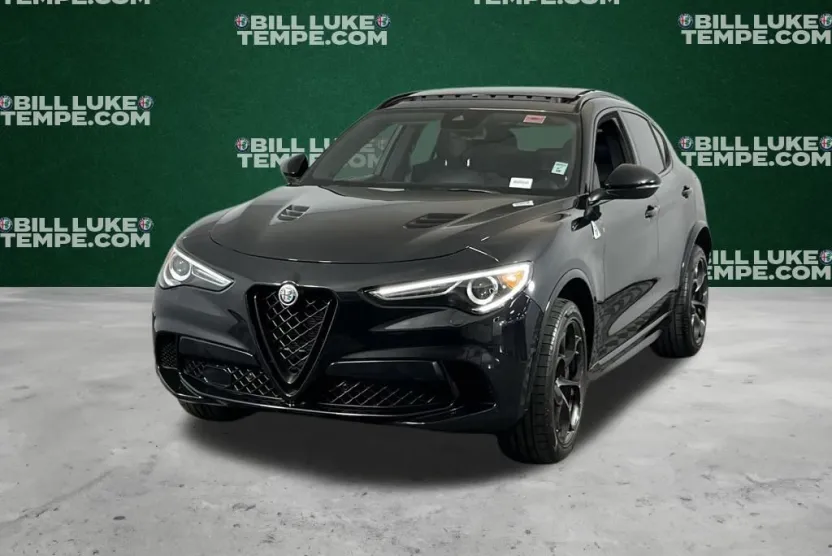 2023 Alfa Romeo Stelvio Quadrifoglio photo 1
