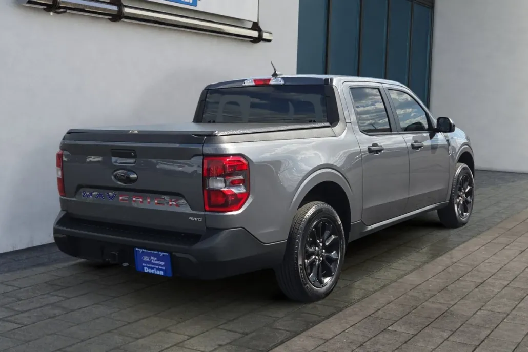 2024 Ford Maverick XLT photo 1