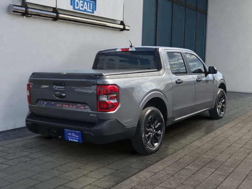 2024 Ford Maverick XLT photo 1