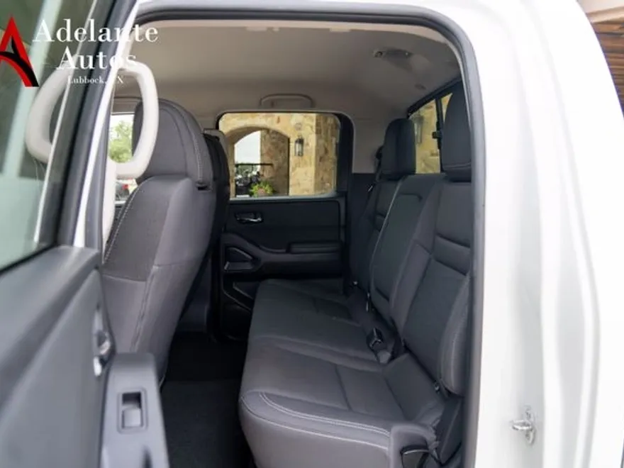 2024 Nissan Frontier SV photo 1