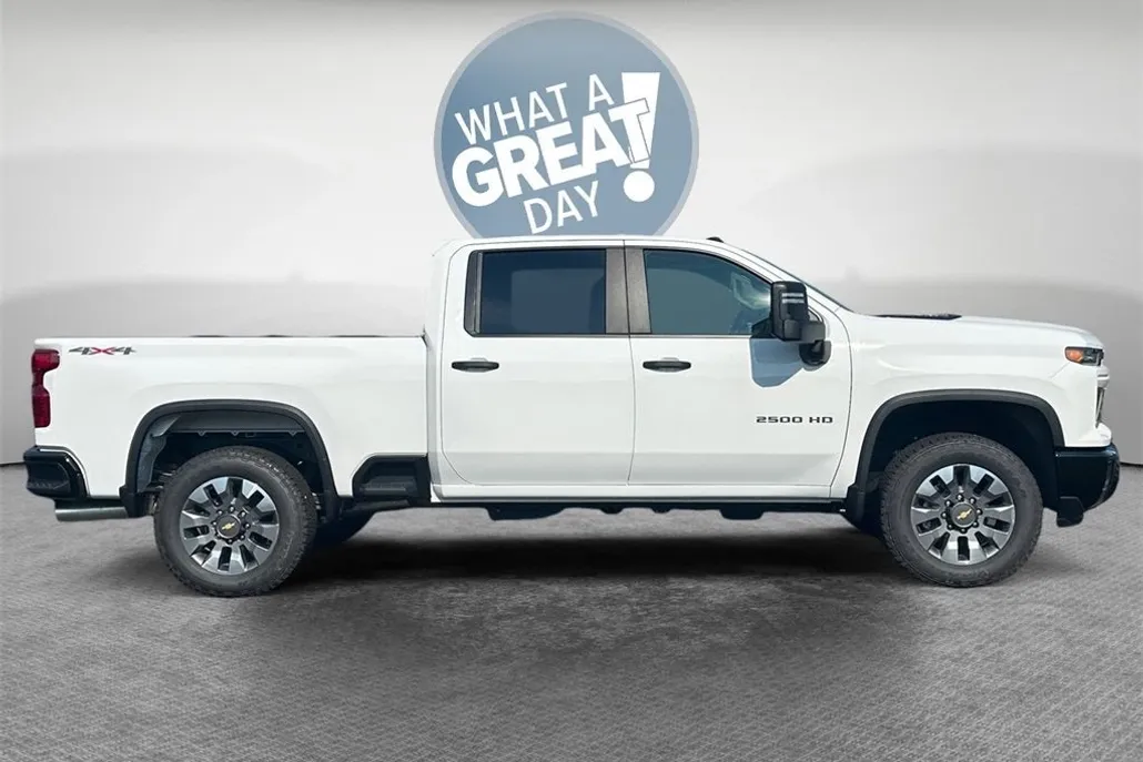 2025 Chevrolet Silverado 2500HD Custom photo 1