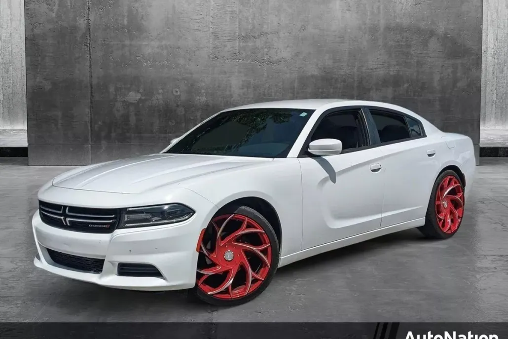 2016 Dodge Charger SE photo 1