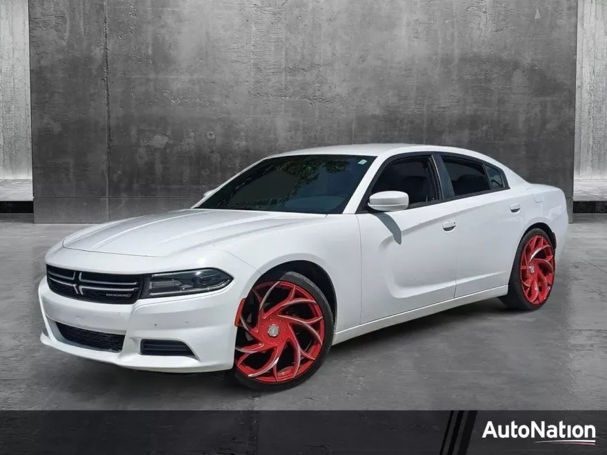 2016 Dodge Charger SE photo 1