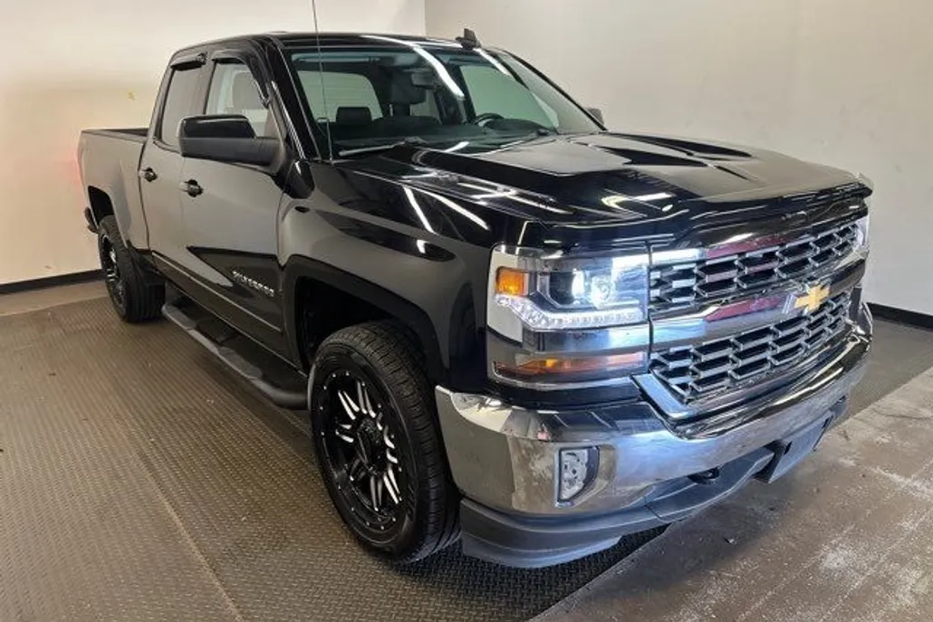 2016 Chevrolet Silverado 1500 LT photo 1