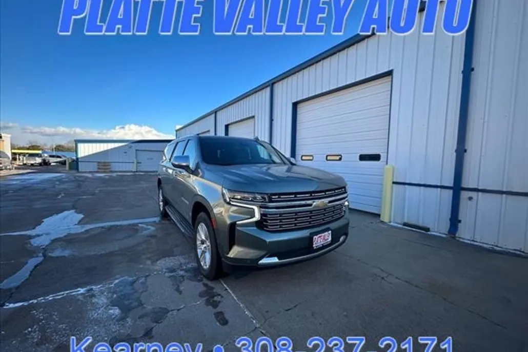 2023 Chevrolet Suburban Premier photo 1