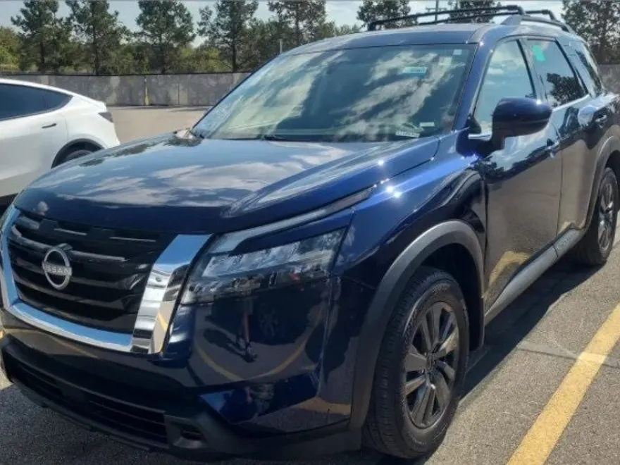 2024 Nissan Pathfinder SV photo 1