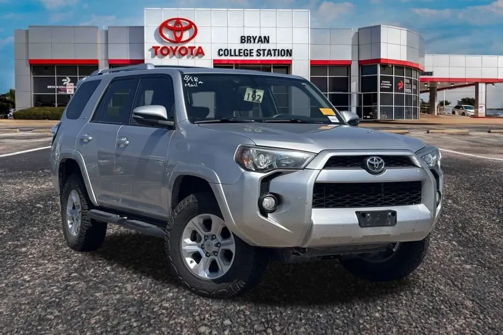 2016 Toyota 4Runner SR5 photo 1