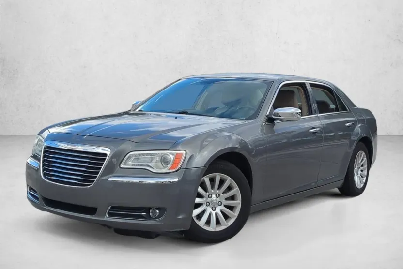2011 Chrysler 300 Limited photo 1