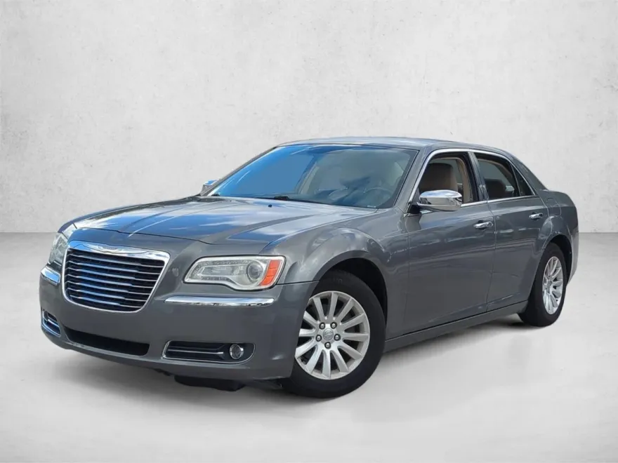 2011 Chrysler 300 Limited photo 1