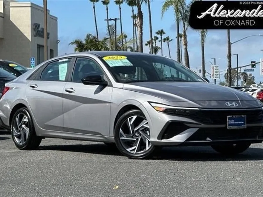 2025 Hyundai Elantra SEL Sport photo 1