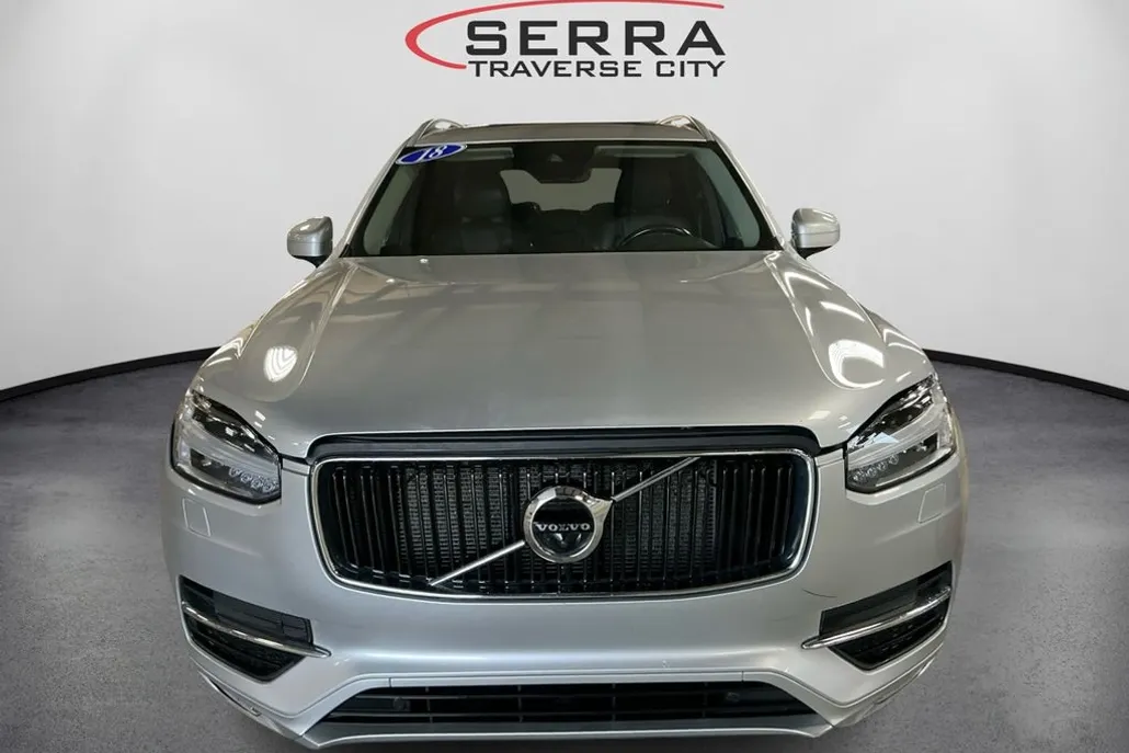 2018 Volvo XC90 T6 Momentum photo 1