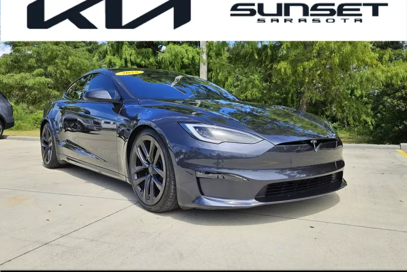 2025 Tesla Model S photo 1