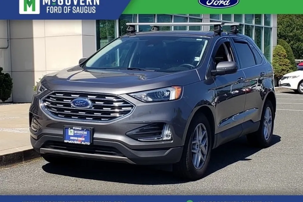 2022 Ford Edge SEL photo 1